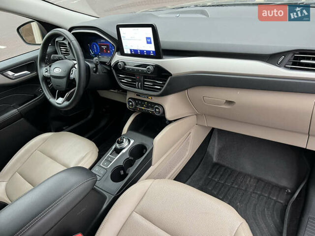 Серый Форд Эскейп, объемом двигателя 1.5 л и пробегом 66 тыс. км за 17800 $, фото 5 на Automoto.ua