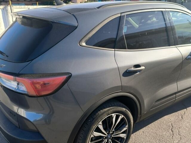 Серый Форд Эскейп, объемом двигателя 2 л и пробегом 110 тыс. км за 19000 $, фото 5 на Automoto.ua