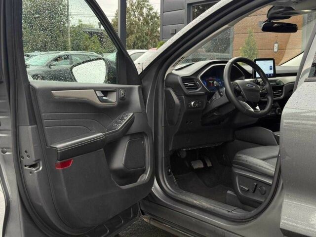 Серый Форд Эскейп, объемом двигателя 2.5 л и пробегом 80 тыс. км за 21900 $, фото 8 на Automoto.ua