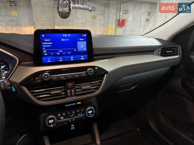 Серый Форд Эскейп, объемом двигателя 1.5 л и пробегом 139 тыс. км за 14200 $, фото 43 на Automoto.ua