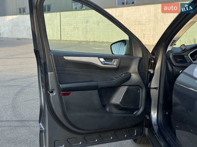 Серый Форд Эскейп, объемом двигателя 1.5 л и пробегом 154 тыс. км за 16399 $, фото 9 на Automoto.ua