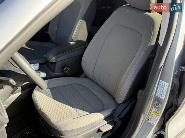 Серый Форд Эскейп, объемом двигателя 2.5 л и пробегом 3 тыс. км за 22900 $, фото 10 на Automoto.ua