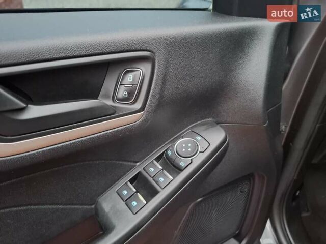 Сірий Форд Ескейп, об'ємом двигуна 1.5 л та пробігом 63 тис. км за 15000 $, фото 11 на Automoto.ua