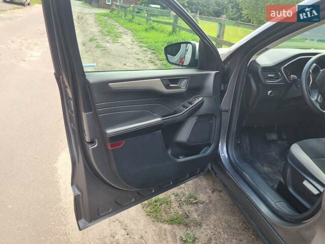 Сірий Форд Ескейп, об'ємом двигуна 1.5 л та пробігом 36 тис. км за 18000 $, фото 5 на Automoto.ua