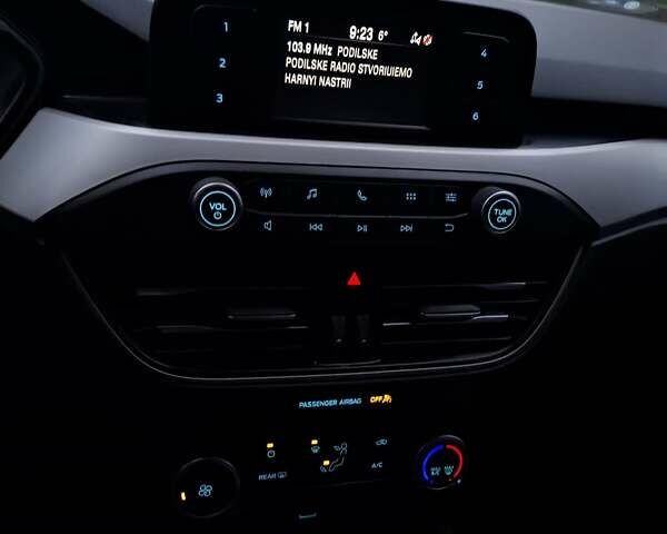 Сірий Форд Ескейп, об'ємом двигуна 1.5 л та пробігом 63 тис. км за 15000 $, фото 14 на Automoto.ua