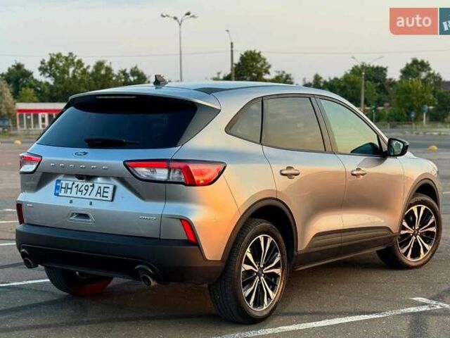 Сірий Форд Ескейп, об'ємом двигуна 1.5 л та пробігом 33 тис. км за 16500 $, фото 5 на Automoto.ua
