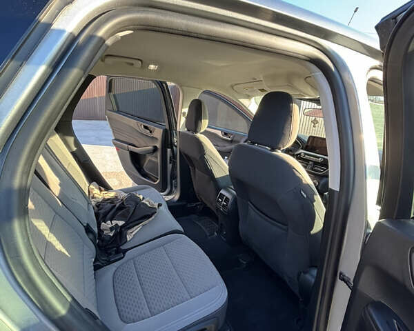 Серый Форд Эскейп, объемом двигателя 1.5 л и пробегом 50 тыс. км за 16500 $, фото 10 на Automoto.ua