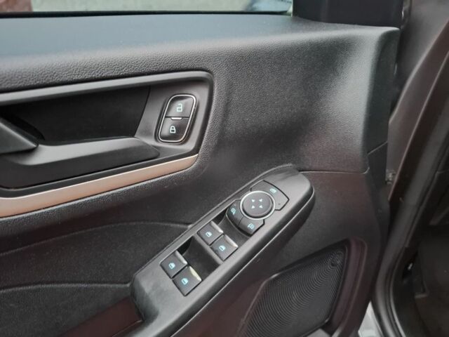 Серый Форд Эскейп, объемом двигателя 1.5 л и пробегом 63 тыс. км за 15000 $, фото 10 на Automoto.ua