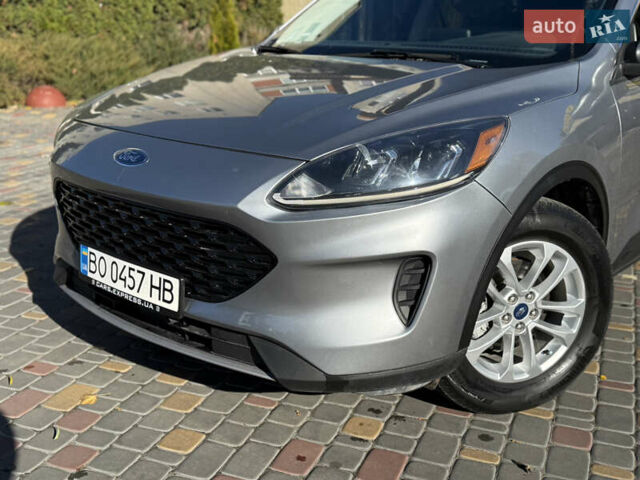 Серый Форд Эскейп, объемом двигателя 2.5 л и пробегом 3 тыс. км за 22900 $, фото 1 на Automoto.ua