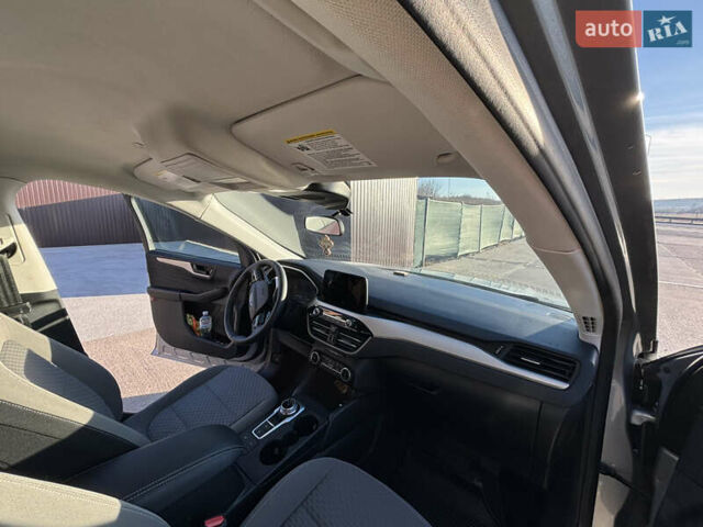 Серый Форд Эскейп, объемом двигателя 1.5 л и пробегом 50 тыс. км за 16500 $, фото 8 на Automoto.ua