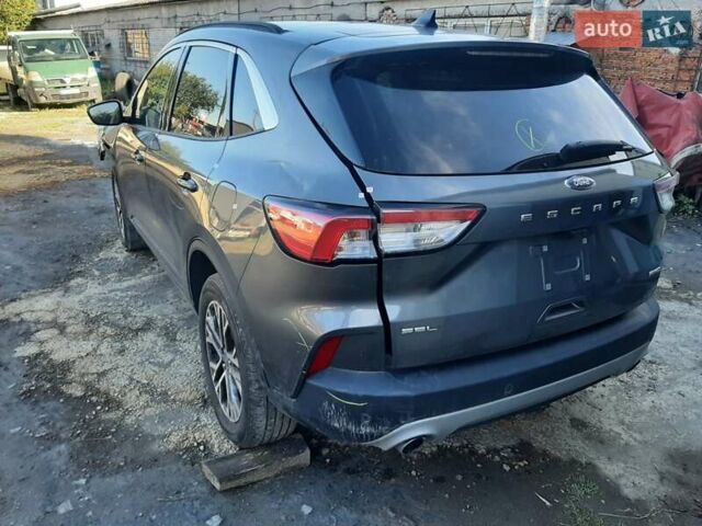 Сірий Форд Ескейп, об'ємом двигуна 2 л та пробігом 130 тис. км за 10500 $, фото 2 на Automoto.ua