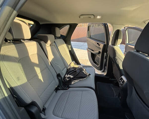 Серый Форд Эскейп, объемом двигателя 1.5 л и пробегом 50 тыс. км за 16500 $, фото 9 на Automoto.ua