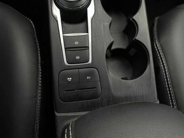 Серый Форд Эскейп, объемом двигателя 2.5 л и пробегом 136 тыс. км за 23290 $, фото 21 на Automoto.ua