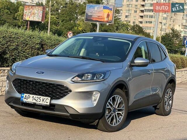 Серый Форд Эскейп, объемом двигателя 1.5 л и пробегом 10 тыс. км за 22500 $, фото 1 на Automoto.ua