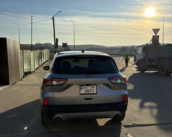 Серый Форд Эскейп, объемом двигателя 1.5 л и пробегом 50 тыс. км за 16500 $, фото 4 на Automoto.ua