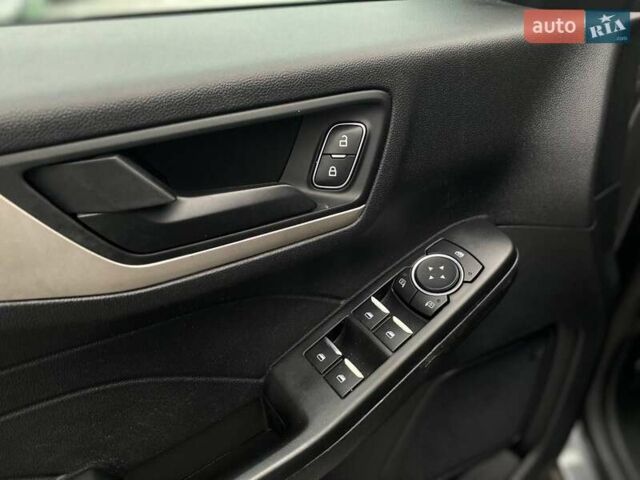 Серый Форд Эскейп, объемом двигателя 2.49 л и пробегом 136 тыс. км за 22290 $, фото 16 на Automoto.ua