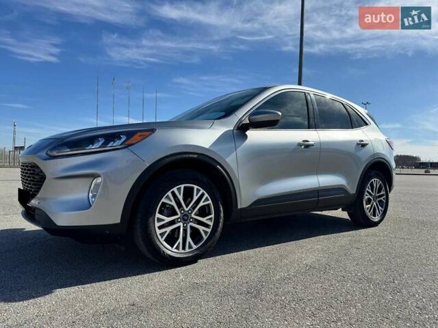 Сірий Форд Ескейп, об'ємом двигуна 2 л та пробігом 135 тис. км за 17000 $, фото 3 на Automoto.ua