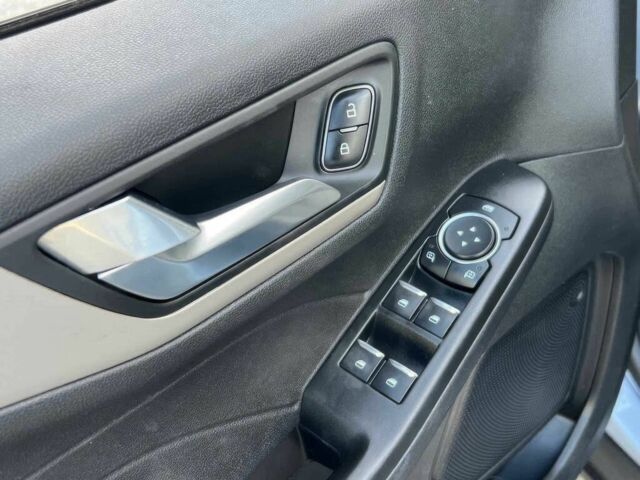 Сірий Форд Ескейп, об'ємом двигуна 1.5 л та пробігом 16 тис. км за 6700 $, фото 9 на Automoto.ua