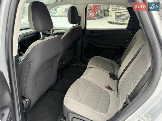 Серый Форд Эскейп, объемом двигателя 2.5 л и пробегом 190 тыс. км за 16500 $, фото 15 на Automoto.ua