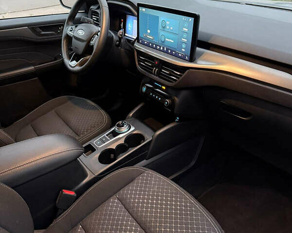 Серый Форд Эскейп, объемом двигателя 1.5 л и пробегом 53 тыс. км за 21000 $, фото 7 на Automoto.ua