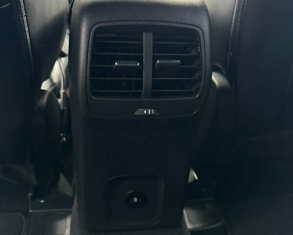 Серый Форд Эскейп, объемом двигателя 2.5 л и пробегом 22 тыс. км за 26000 $, фото 16 на Automoto.ua