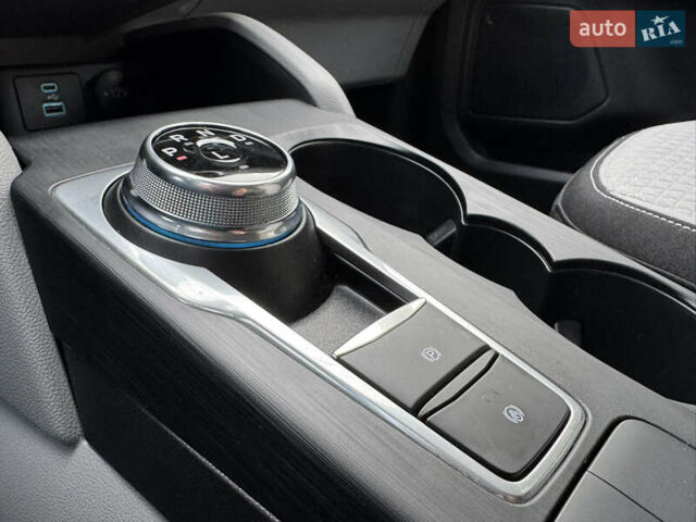 Серый Форд Эскейп, объемом двигателя 2.5 л и пробегом 19 тыс. км за 24900 $, фото 74 на Automoto.ua