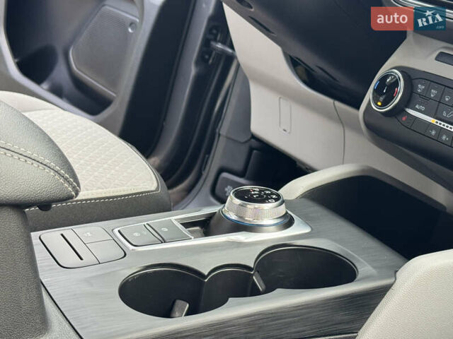 Серый Форд Эскейп, объемом двигателя 2.5 л и пробегом 19 тыс. км за 24900 $, фото 58 на Automoto.ua