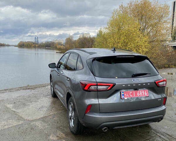 Серый Форд Эскейп, объемом двигателя 2.5 л и пробегом 9 тыс. км за 27900 $, фото 3 на Automoto.ua