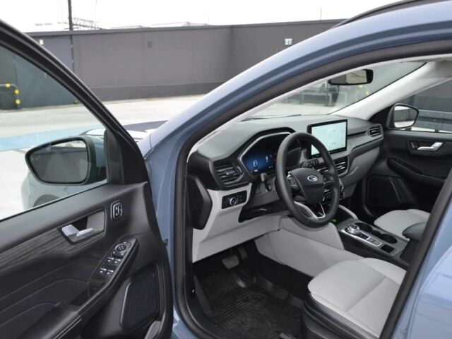 Сірий Форд Ескейп, об'ємом двигуна 2 л та пробігом 12 тис. км за 16200 $, фото 5 на Automoto.ua