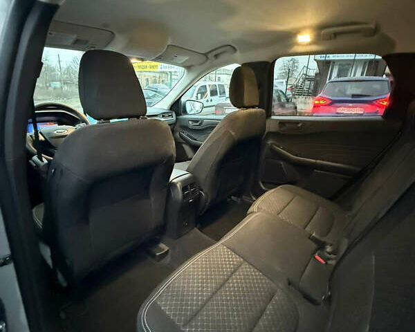 Серый Форд Эскейп, объемом двигателя 1.5 л и пробегом 53 тыс. км за 21000 $, фото 6 на Automoto.ua