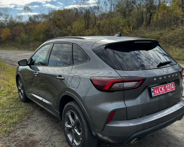 Серый Форд Эскейп, объемом двигателя 2.5 л и пробегом 22 тыс. км за 26000 $, фото 3 на Automoto.ua