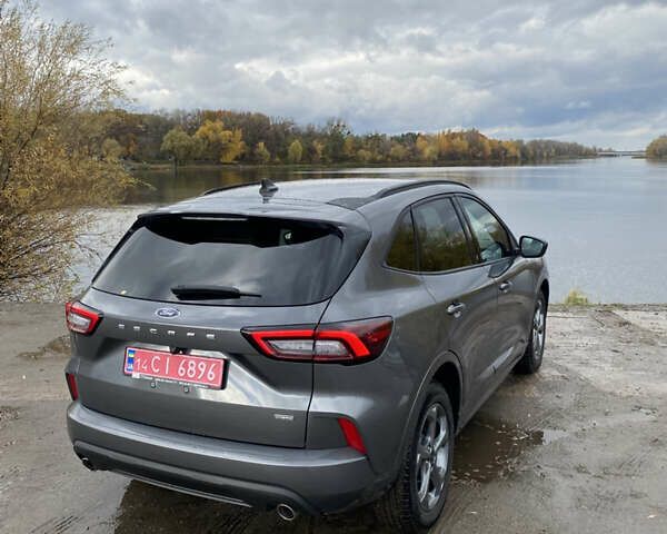 Серый Форд Эскейп, объемом двигателя 2.5 л и пробегом 9 тыс. км за 27900 $, фото 2 на Automoto.ua