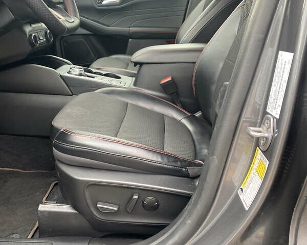 Серый Форд Эскейп, объемом двигателя 2.5 л и пробегом 9 тыс. км за 27900 $, фото 19 на Automoto.ua