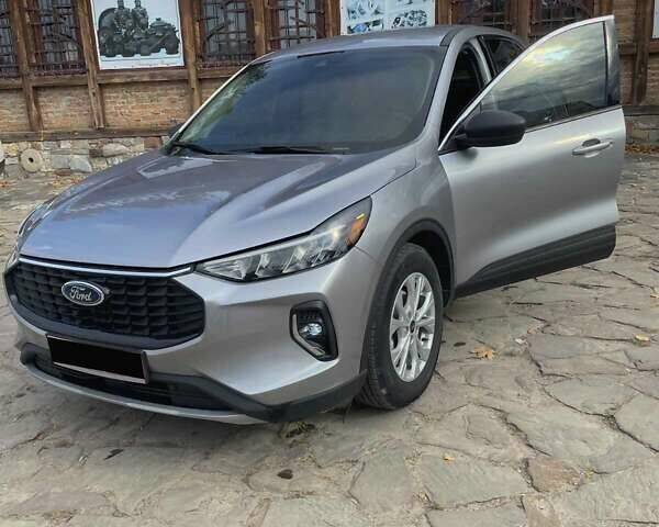 Сірий Форд Ескейп, об'ємом двигуна 0 л та пробігом 11 тис. км за 20000 $, фото 1 на Automoto.ua