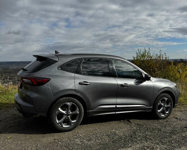 Серый Форд Эскейп, объемом двигателя 2.5 л и пробегом 22 тыс. км за 26000 $, фото 2 на Automoto.ua