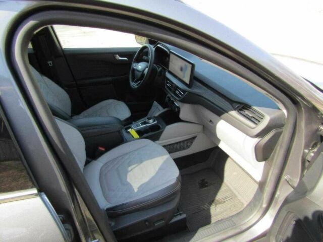 Сірий Форд Ескейп, об'ємом двигуна 2 л та пробігом 9 тис. км за 21000 $, фото 9 на Automoto.ua