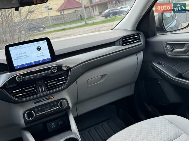 Серый Форд Эскейп, объемом двигателя 2.5 л и пробегом 19 тыс. км за 24900 $, фото 64 на Automoto.ua