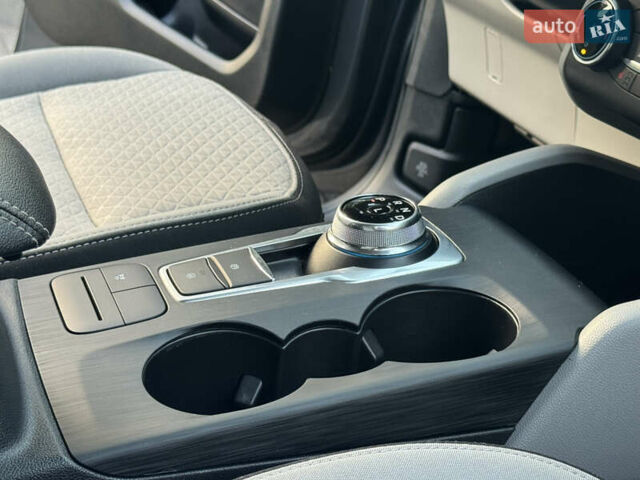 Серый Форд Эскейп, объемом двигателя 2.5 л и пробегом 19 тыс. км за 26700 $, фото 34 на Automoto.ua