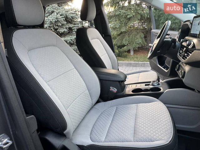 Серый Форд Эскейп, объемом двигателя 2.5 л и пробегом 19 тыс. км за 26700 $, фото 29 на Automoto.ua