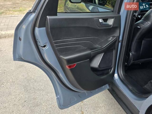 Серый Форд Эскейп, объемом двигателя 1.5 л и пробегом 1 тыс. км за 25000 $, фото 49 на Automoto.ua