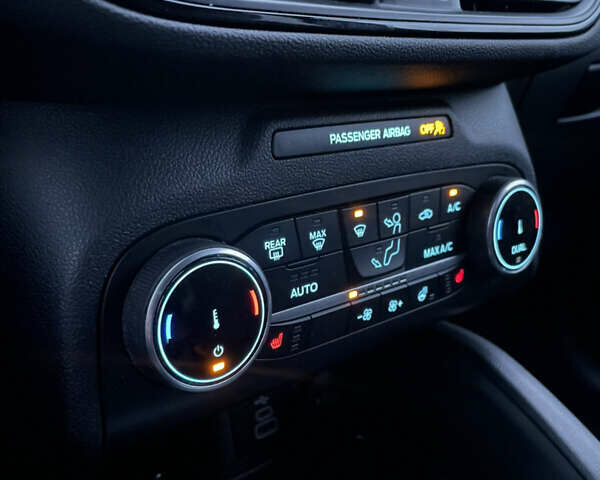 Серый Форд Эскейп, объемом двигателя 1.5 л и пробегом 56 тыс. км за 21799 $, фото 22 на Automoto.ua