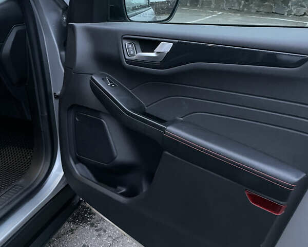 Серый Форд Эскейп, объемом двигателя 1.5 л и пробегом 56 тыс. км за 21799 $, фото 14 на Automoto.ua