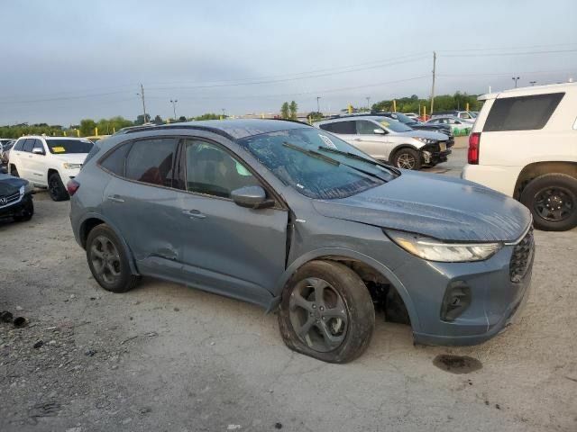 Сірий Форд Ескейп, об'ємом двигуна 2 л та пробігом 51 тис. км за 14500 $, фото 2 на Automoto.ua