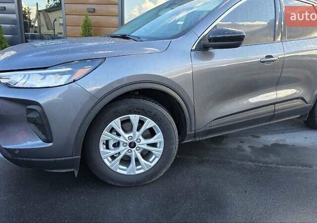 Серый Форд Эскейп, объемом двигателя 1.5 л и пробегом 8 тыс. км за 21300 $, фото 2 на Automoto.ua