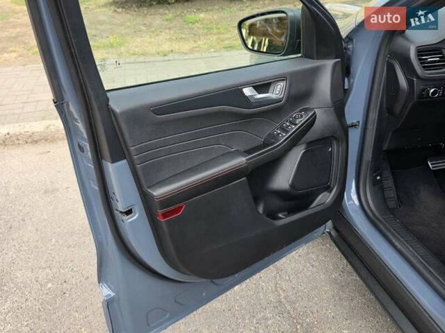 Серый Форд Эскейп, объемом двигателя 1.5 л и пробегом 1 тыс. км за 25000 $, фото 52 на Automoto.ua