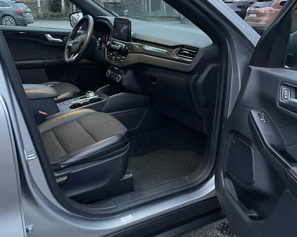 Серый Форд Эскейп, объемом двигателя 1.5 л и пробегом 56 тыс. км за 21799 $, фото 15 на Automoto.ua