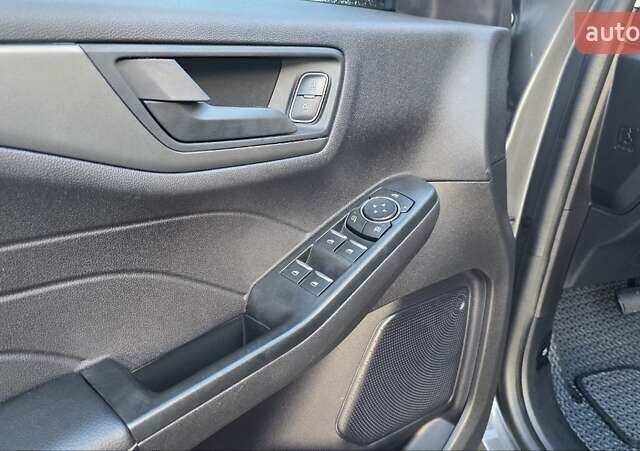 Серый Форд Эскейп, объемом двигателя 1.5 л и пробегом 8 тыс. км за 21300 $, фото 22 на Automoto.ua