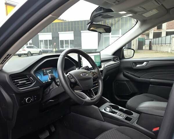 Серый Форд Эскейп, объемом двигателя 1.5 л и пробегом 14 тыс. км за 21700 $, фото 2 на Automoto.ua