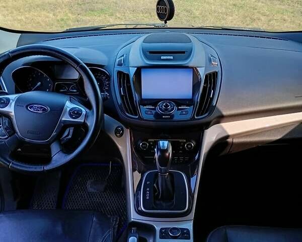 Синий Форд Эскейп, объемом двигателя 1.6 л и пробегом 290 тыс. км за 8500 $, фото 2 на Automoto.ua