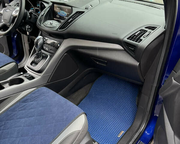 Синий Форд Эскейп, объемом двигателя 1.6 л и пробегом 200 тыс. км за 11700 $, фото 1 на Automoto.ua